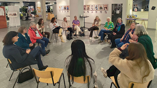 Finissage zur Fotoausstellung "50 over 50 - STUNNING EDGES" mit abschließender Diskussion